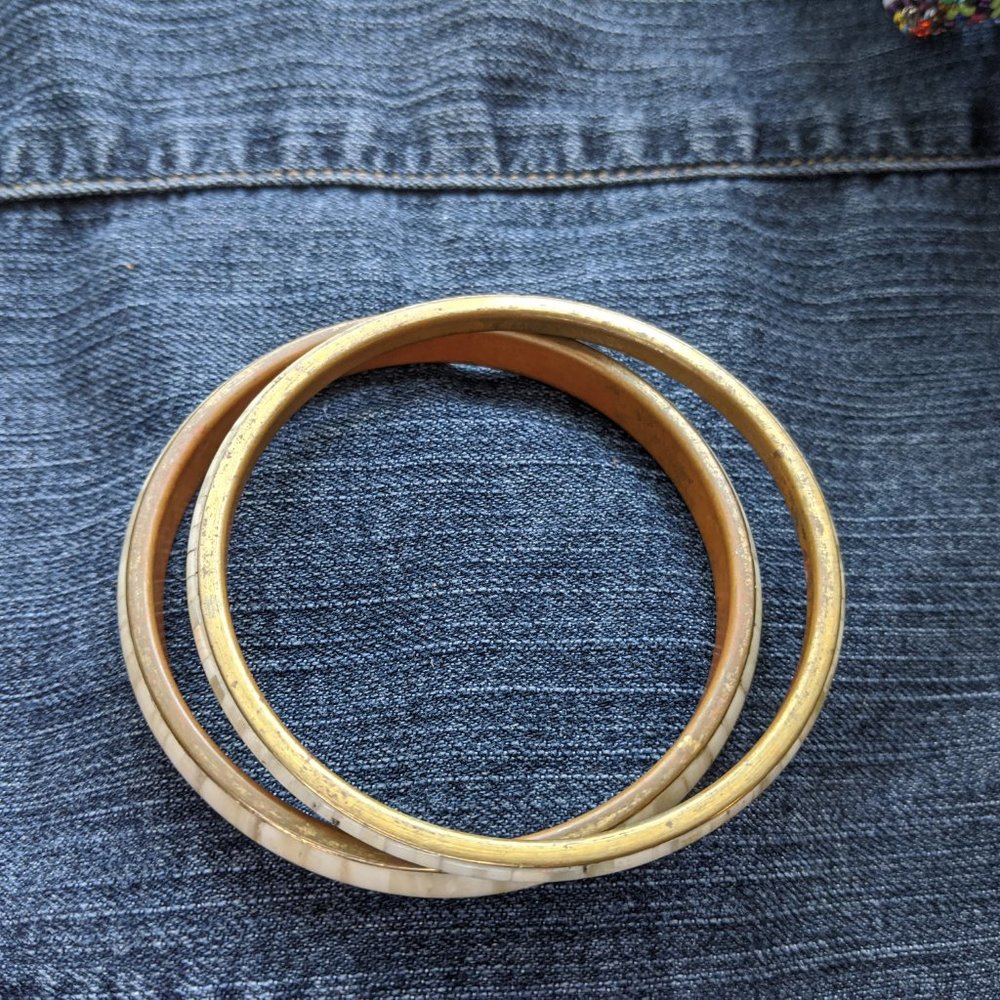 Vintage Shell Inlay Bangle Bracelet - Picture 4 of 6